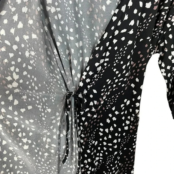 Flora Nikrooz Jacqueline Short Sleeved Robe - Picture 7 of 9